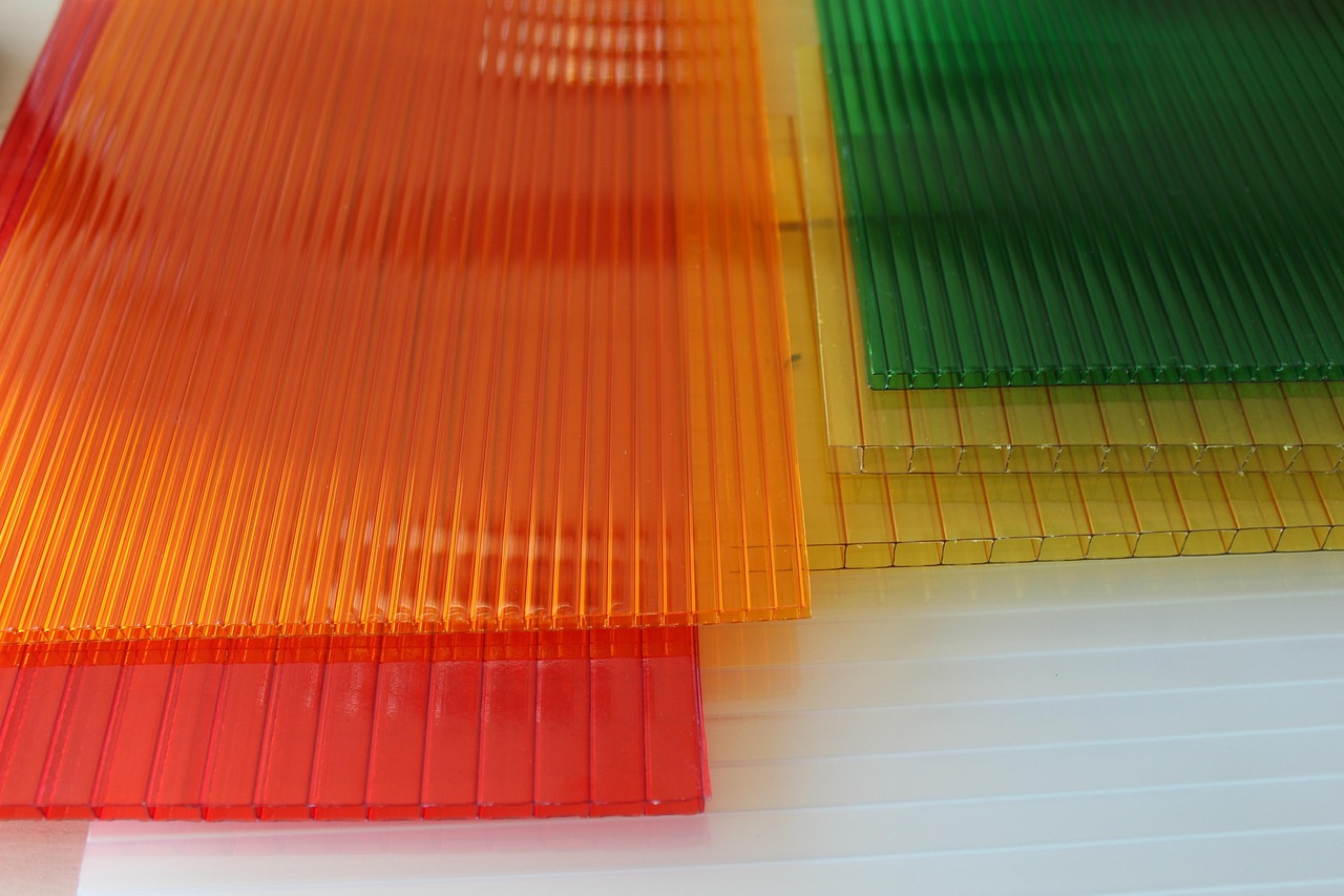 Polycarbonate roof sheeting panel